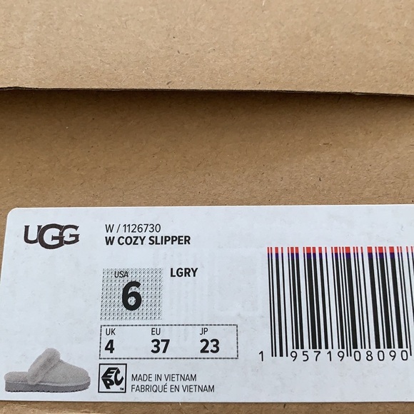New ugg light grey genuine shearling slipper - Picture 4 of 14